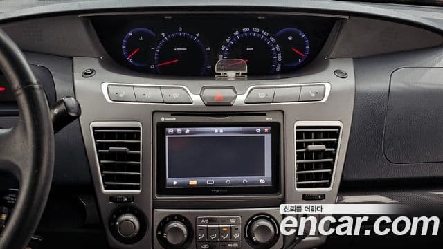 KG모빌리티(SsangYong) Korando 투리스모 4WD LT 9인승, 2015 15