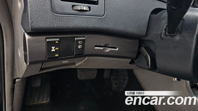 KG모빌리티(SsangYong) Korando 투리스모 4WD LT 9인승, 2015 17