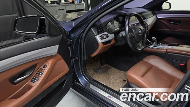 BMW 5시리즈 (F10) 525d xDrive M Sport Туринг (Touring), 2012 10