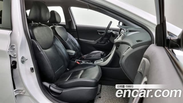 Hyundai Avante MD Premier, 2011 10