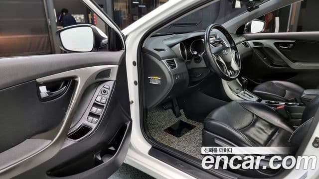 Hyundai Avante MD Premier, 2011 11