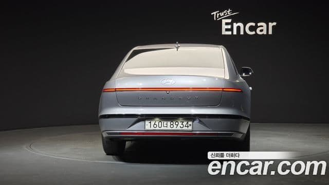 Hyundai Grandeur (GN7) люксовая версия, 2023 4