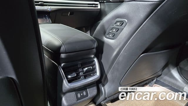 Hyundai Grandeur (GN7) люксовая версия, 2023 18