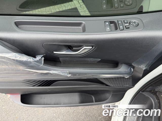 Hyundai Staria Inspiration, 2025 11