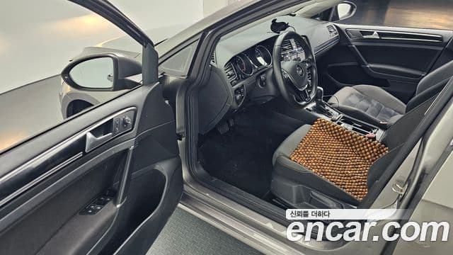 Volkswagen Гольф 7세대, 2015 11