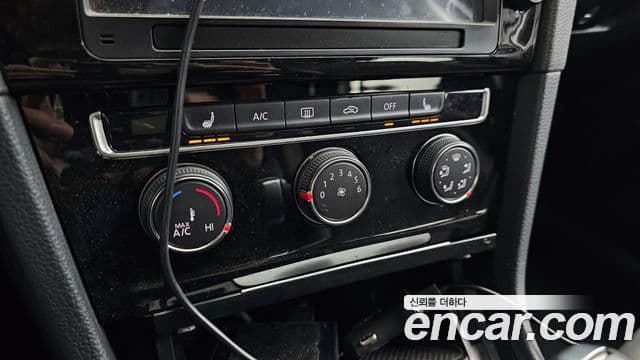 Volkswagen Гольф 7세대, 2015 17