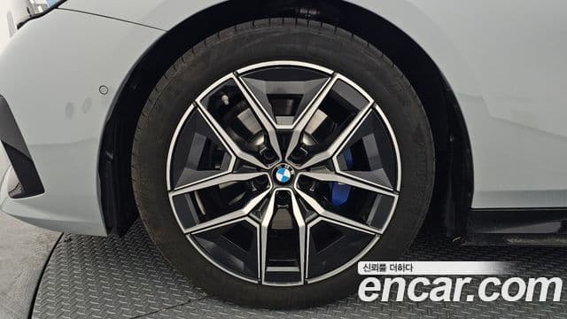 BMW 5시리즈 (G60) 520i M Sport, 2025 все фото