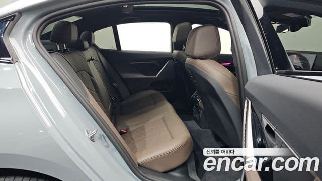 BMW 5시리즈 (G60) 520i M Sport, 2025 12