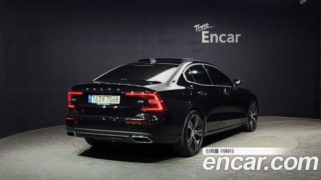 Volvo S60 3세대 B5 Inscription, 2022 2