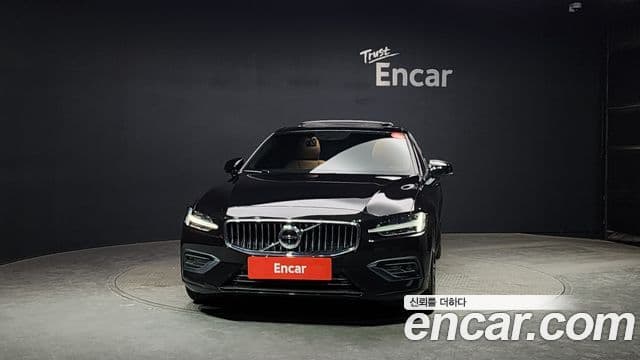 Volvo S60 3세대 B5 Inscription, 2022 3