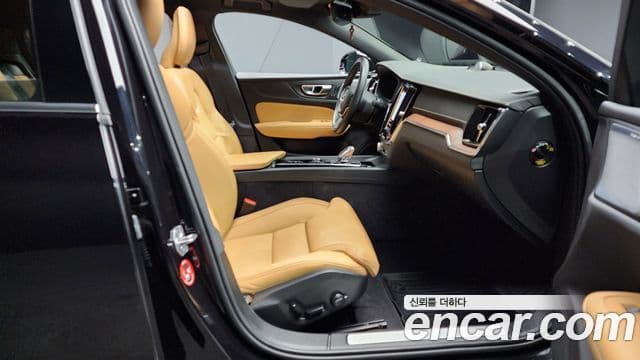 Volvo S60 3세대 B5 Inscription, 2022 10