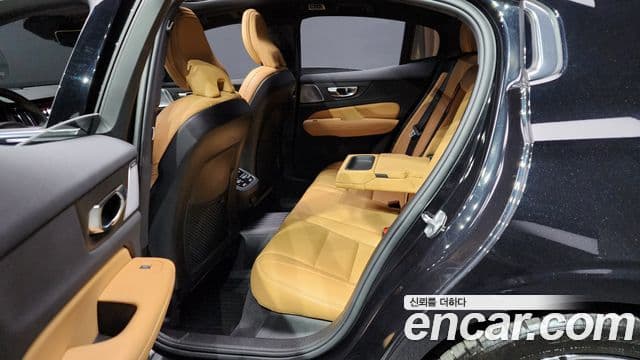 Volvo S60 3세대 B5 Inscription, 2022 12