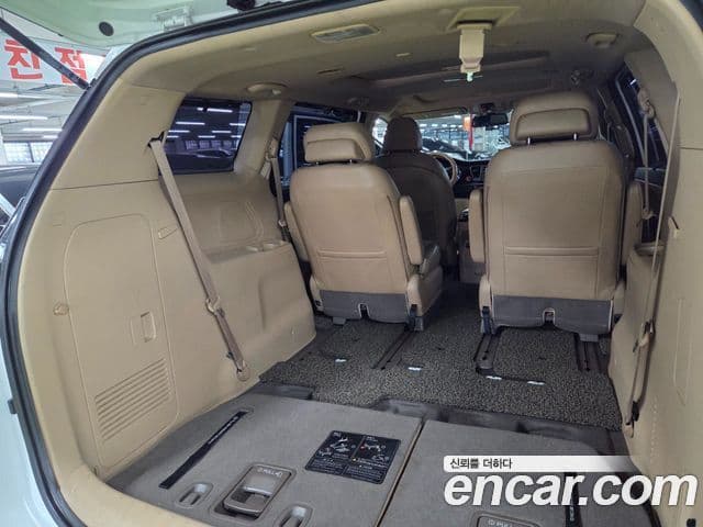 Kia All New Carnival VIP, 2016 8