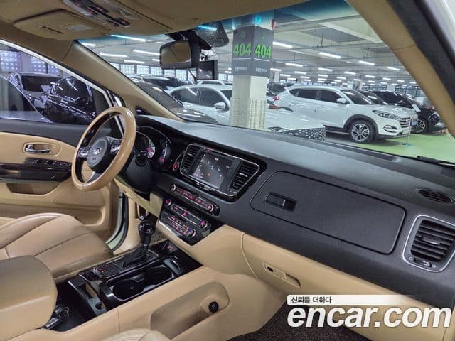 Kia All New Carnival VIP, 2016 12