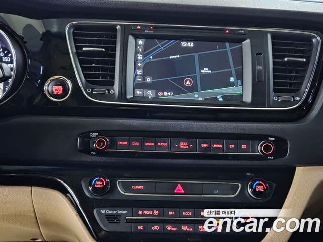 Kia All New Carnival VIP, 2016 13