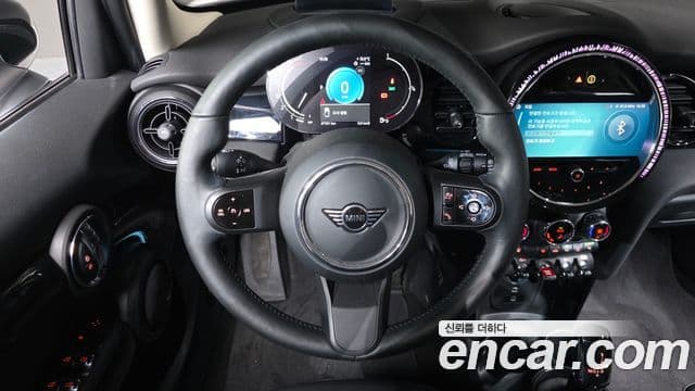 Mini Cooper 3세대, 2023 14