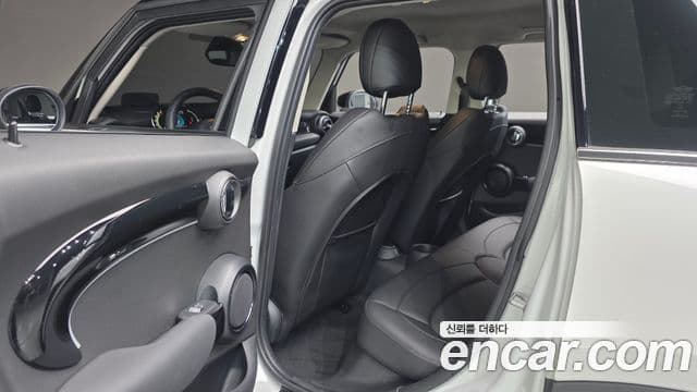 Mini Cooper 3세대, 2023 18