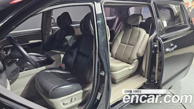 Kia All New Carnival Noblesse, 2017 10