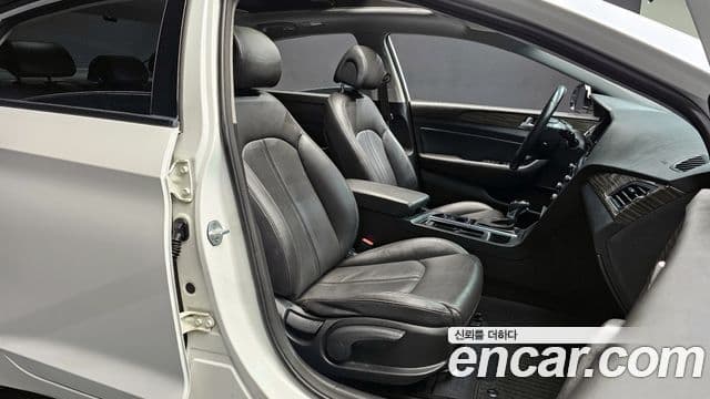 Hyundai LF Sonata 2.0 Smart, 2015 10