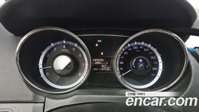 Hyundai YF Sonata чёрный, 2011 8