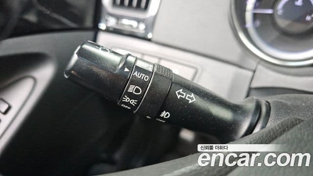 Hyundai YF Sonata чёрный, 2011 15