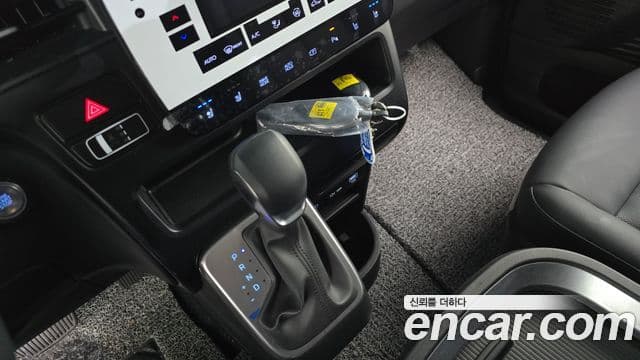 Hyundai Staria Modern, 2025 9