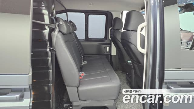 Hyundai Staria Modern, 2025 12