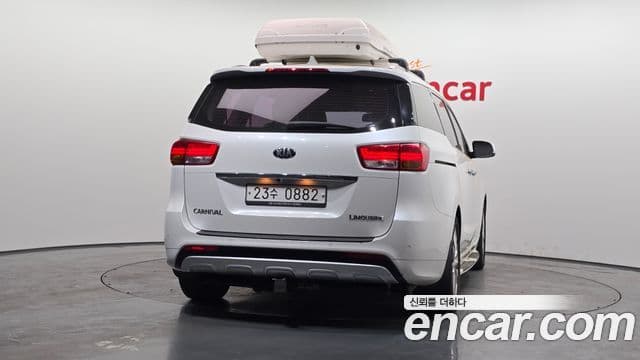 Kia All New Carnival VIP, 2016 4