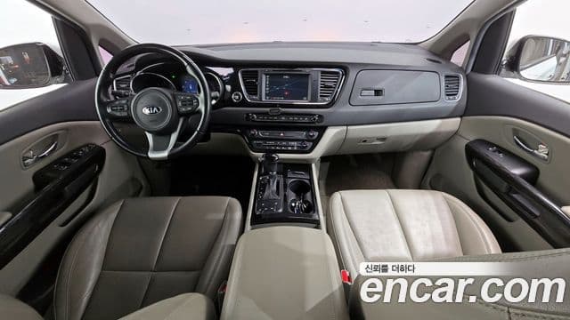 Kia All New Carnival VIP, 2016 7