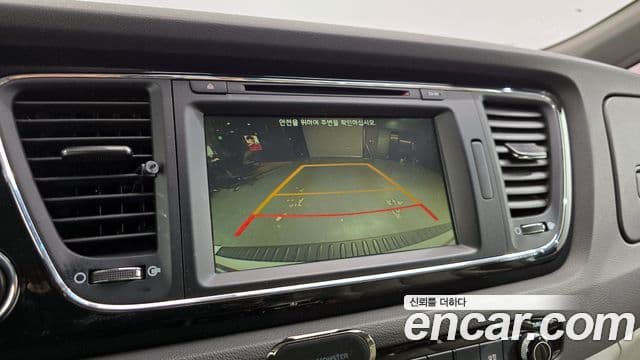 Kia All New Carnival VIP, 2016 15