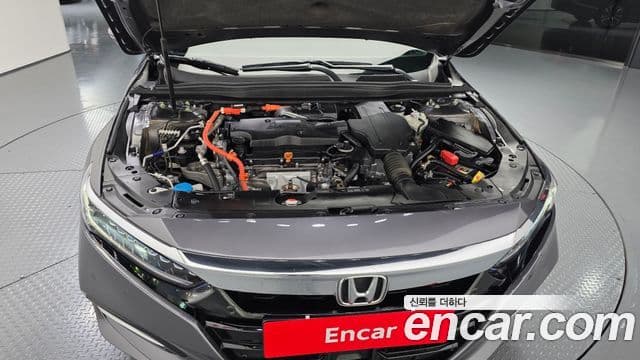 Honda Accord 10세대 2.0 гибрид Туринг (Touring), 2019 6