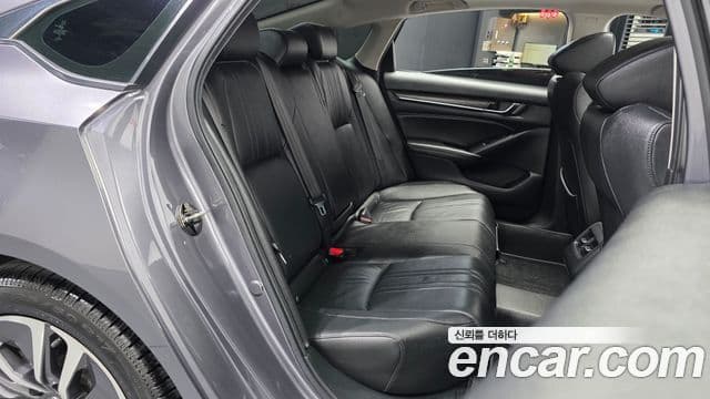Honda Accord 10세대 2.0 гибрид Туринг (Touring), 2019 12
