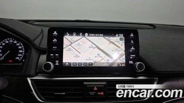 Honda Accord 10세대 2.0 гибрид Туринг (Touring), 2019 14