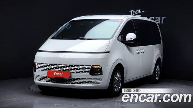 Hyundai Staria Modern, 2025 1