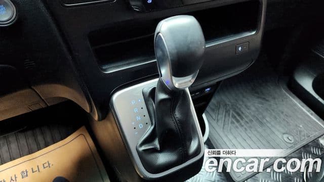 Hyundai Staria Modern, 2025 9