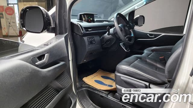 Hyundai Staria Modern, 2025 11