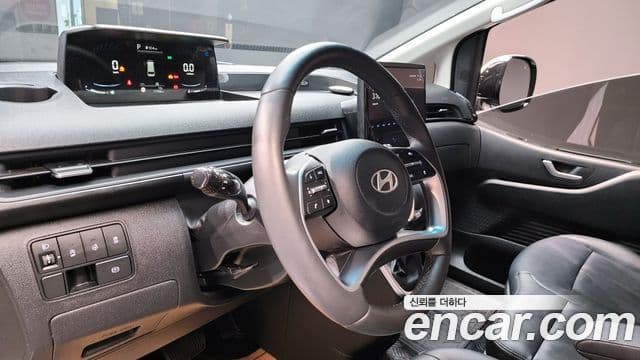 Hyundai Staria Modern, 2025 12