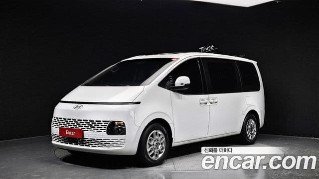 Hyundai Staria Modern, 2025 1