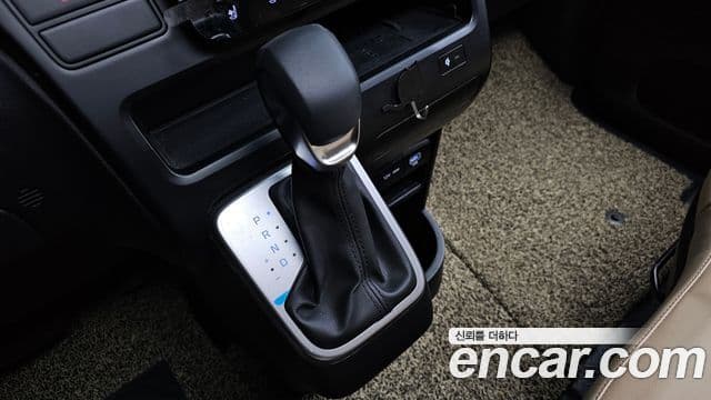 Hyundai Staria Modern, 2025 9