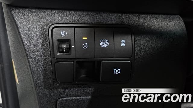 Hyundai Staria Modern, 2025 13