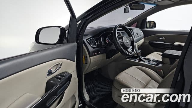 Kia The / новый New Carnival Noblesse, 2019 10