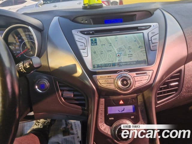 Hyundai Avante MD M16 GDI Avenue, 2014 10