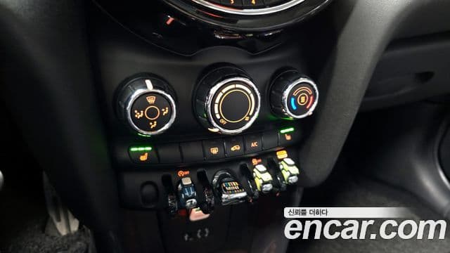 Mini Cooper D 3세대, 2018 17