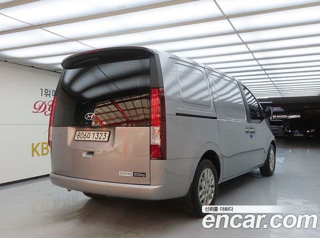 Hyundai Staria Modern, 2024 4