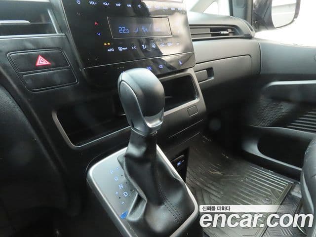 Hyundai Staria Modern, 2024 10