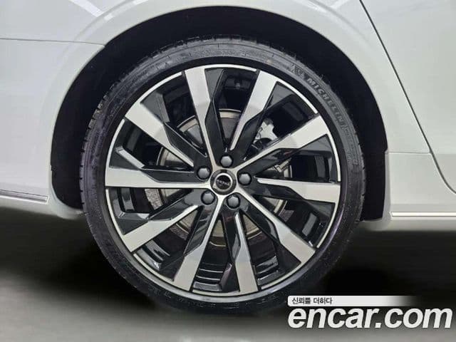 Volvo S90 B5 Ultra Bright, 2026 все фото