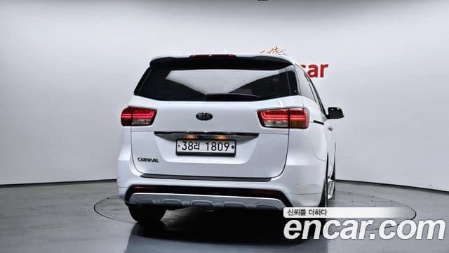 Kia All New Carnival Prestige, 2015 4