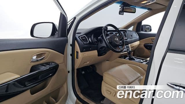 Kia All New Carnival Prestige, 2015 10