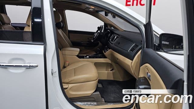 Kia All New Carnival Prestige, 2015 11