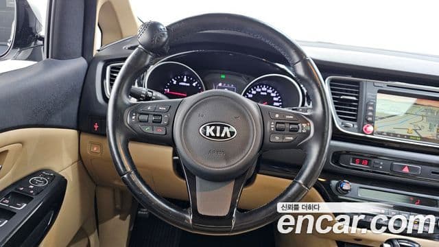 Kia All New Carnival Prestige, 2015 13
